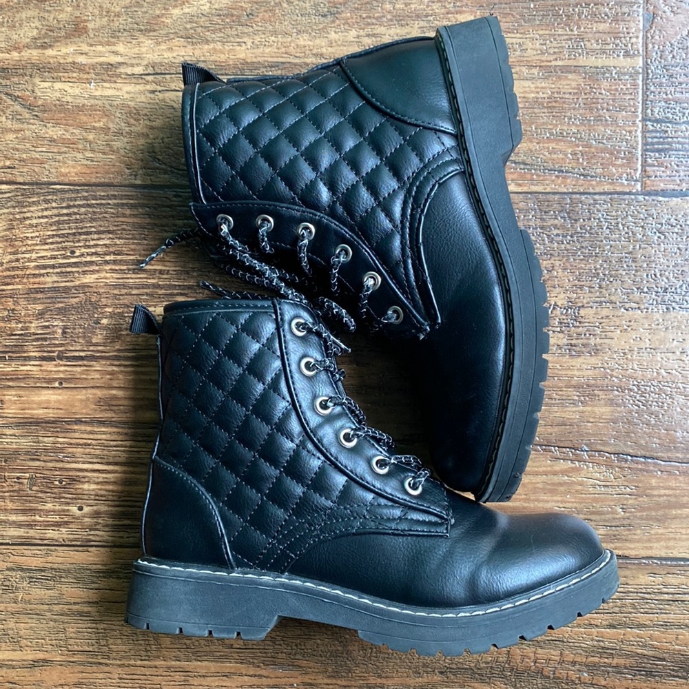 Girl’s Boots 😍